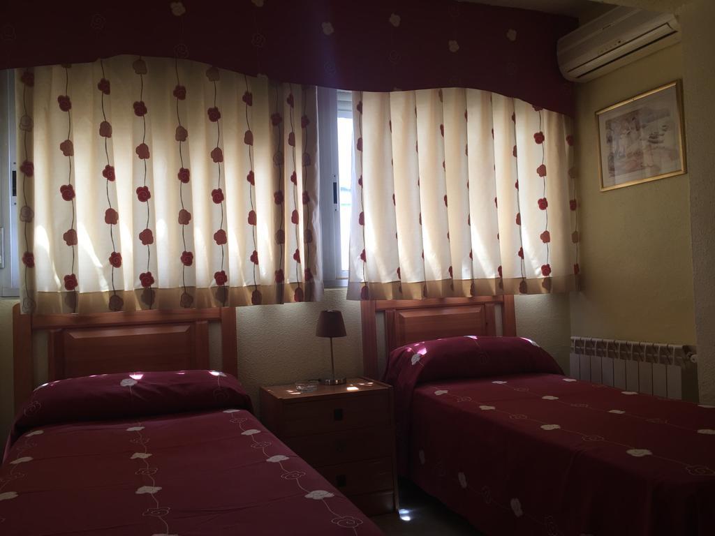 Hostal Jacinto Alcalá de Henares Eksteriør bilde
