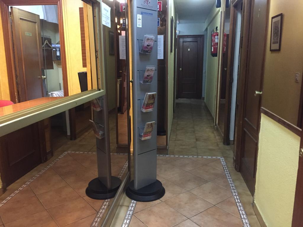 Hostal Jacinto Alcalá de Henares Eksteriør bilde