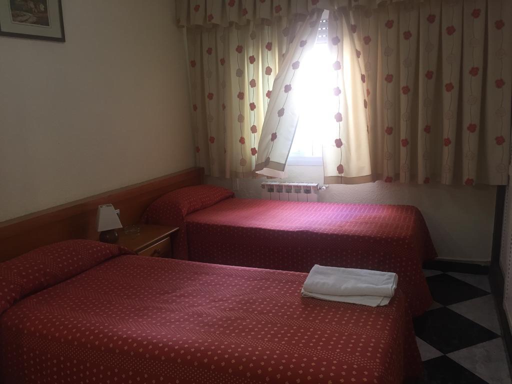 Hostal Jacinto Alcalá de Henares Eksteriør bilde