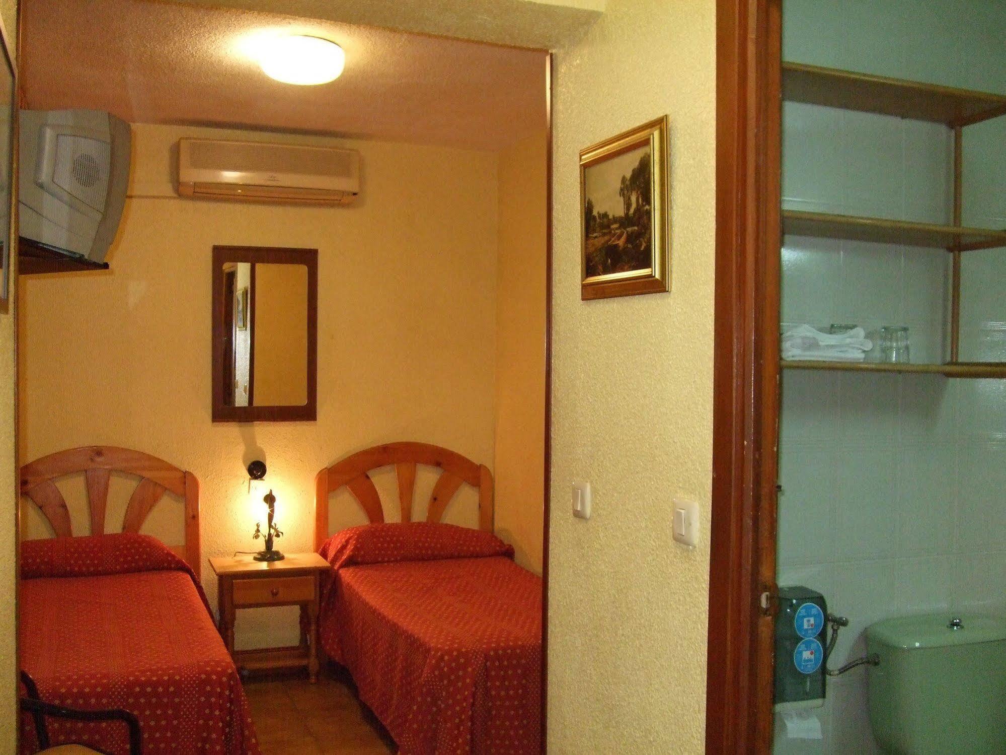 Hostal Jacinto Alcalá de Henares Eksteriør bilde