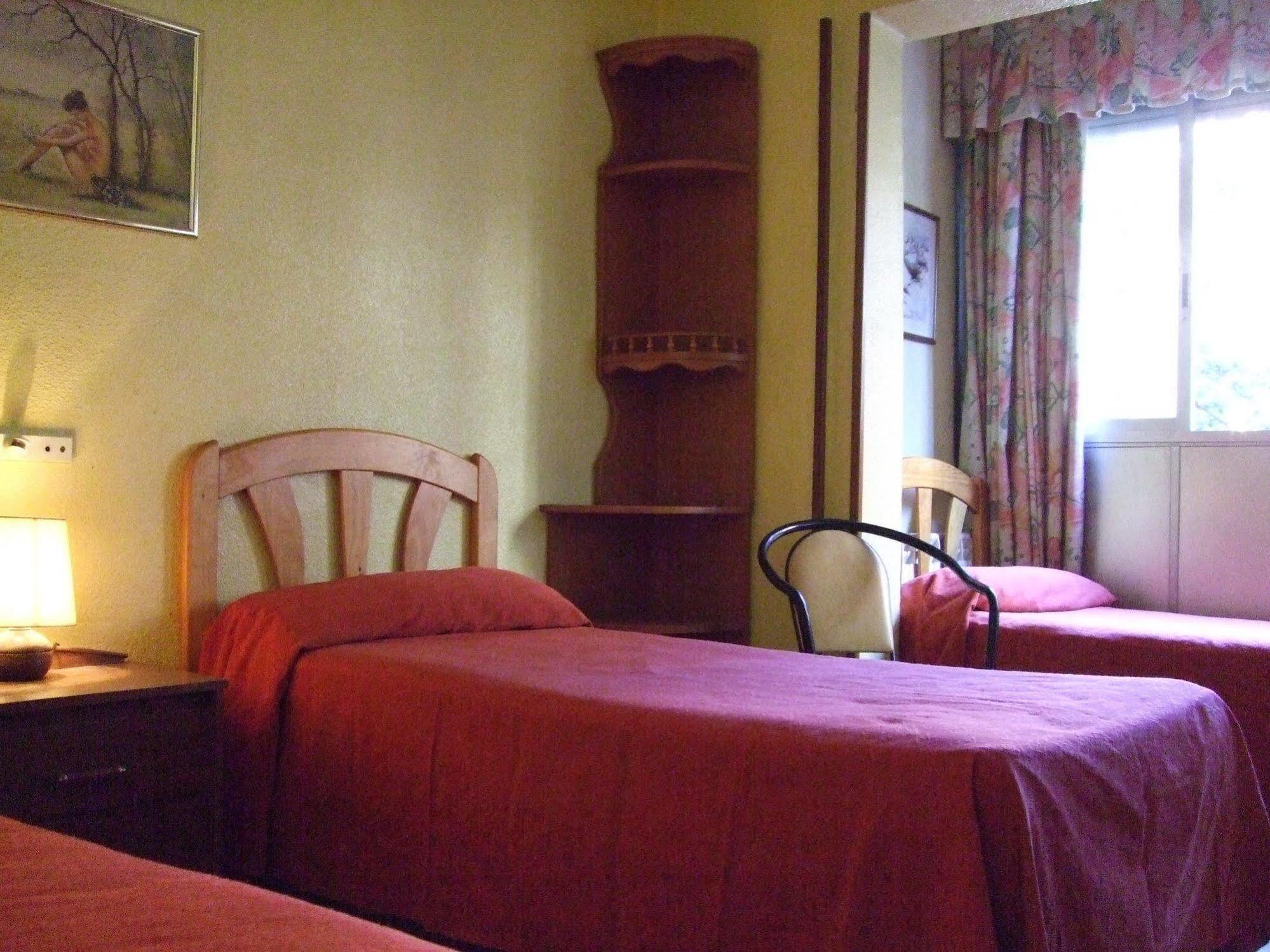 Hostal Jacinto Alcalá de Henares Eksteriør bilde