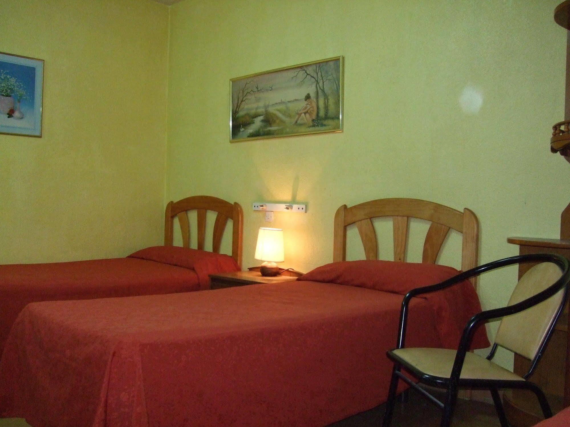 Hostal Jacinto Alcalá de Henares Eksteriør bilde